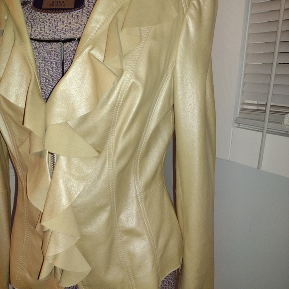 White House Black Market Ruffle leather jacket XS - Picture 3 of 7